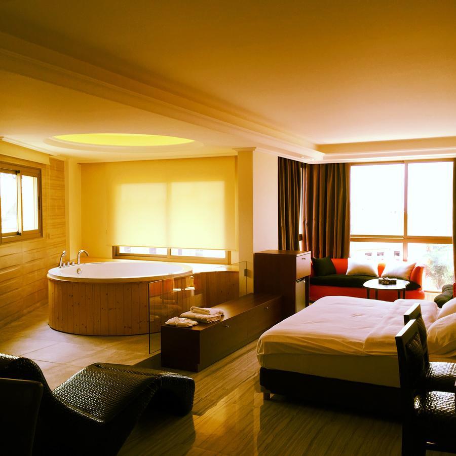 Aphrodite Hotel Ţabarjā Dış mekan fotoğraf