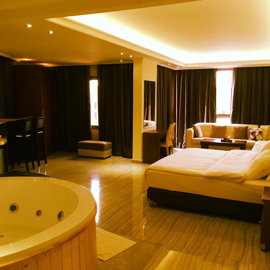 Aphrodite Hotel Ţabarjā Dış mekan fotoğraf