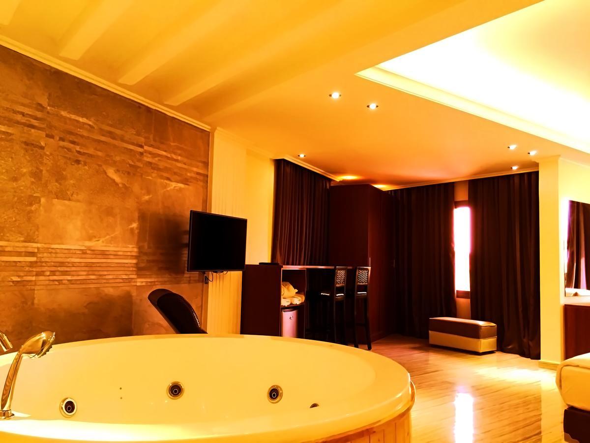 Aphrodite Hotel Ţabarjā Dış mekan fotoğraf